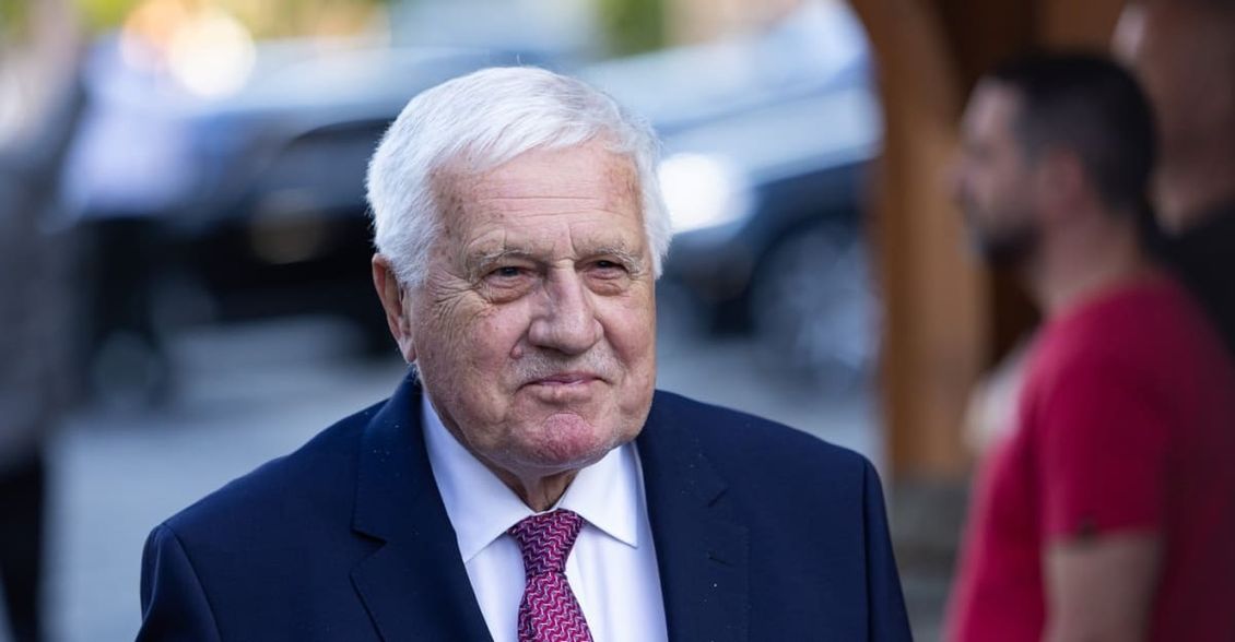 Klaus: Letošní svátek je jiný, státnost chřadne. Exprezident se opřel i do šéfky EK
